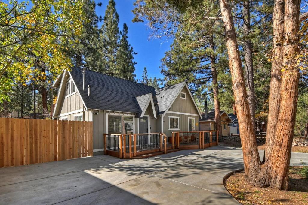 Cozy Cabin I King Bed I Fireplace I Hot Tub I Fenced Yard I Bbq Big Bear City Bagian luar foto