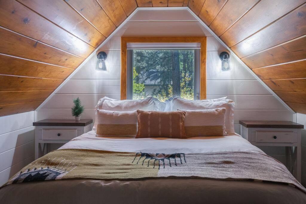 Cozy Cabin I King Bed I Fireplace I Hot Tub I Fenced Yard I Bbq Big Bear City Bagian luar foto