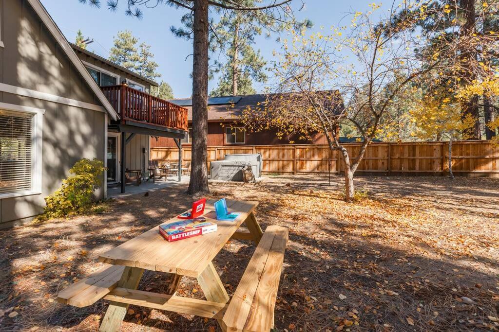 Cozy Cabin I King Bed I Fireplace I Hot Tub I Fenced Yard I Bbq Big Bear City Bagian luar foto